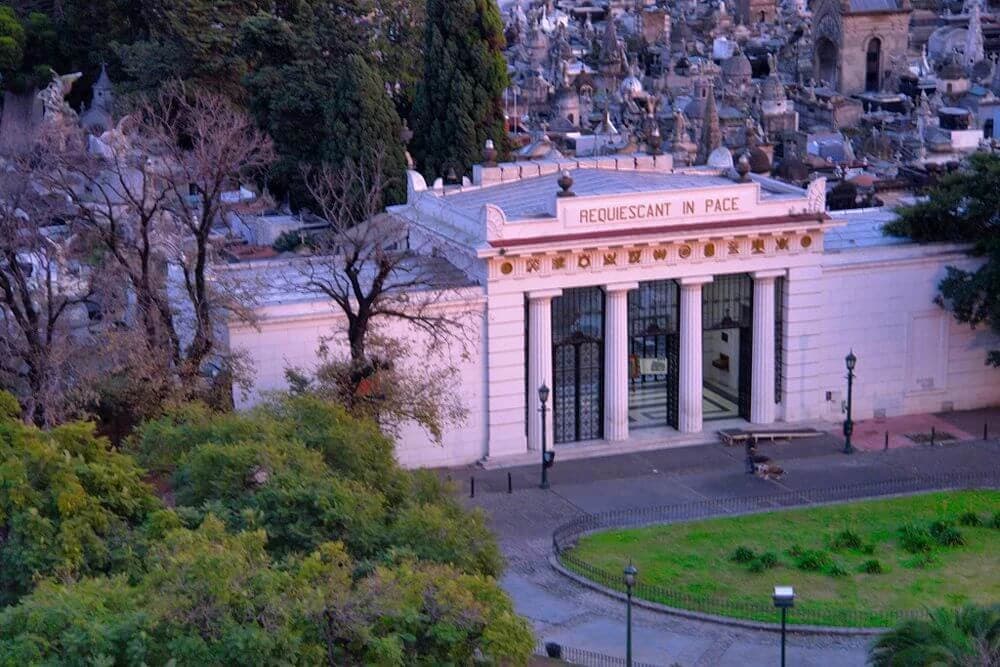 Entrada del Cementerio de la Recoleta